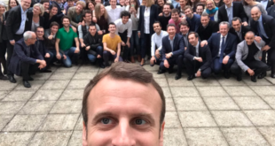 Emmanuel-Macron-selfie