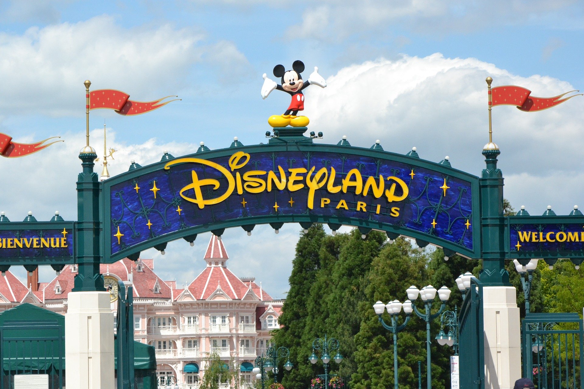 Disney-Disneyland-Paris-Coronavirus-intermittents-Covid19